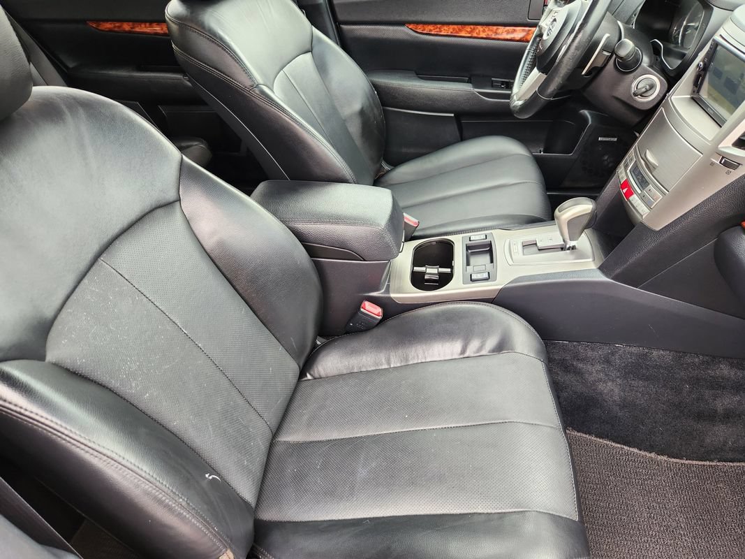 Used 2011 Subaru Outback 2.5i Limited w/ PWR Moonroof Pkg AWD/4WD image 17