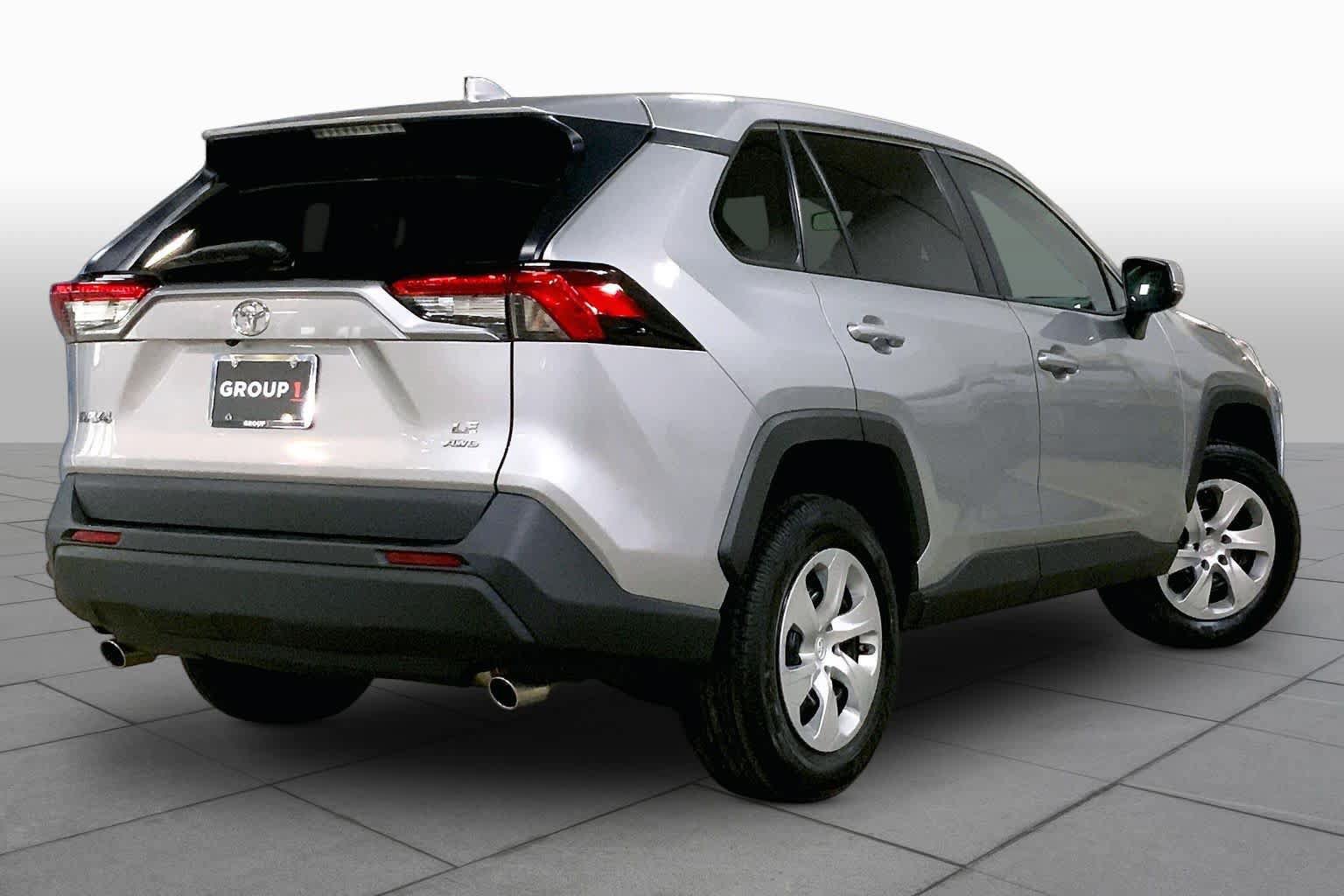 Used 2023 Toyota RAV4 LE AWD/4WD image 13