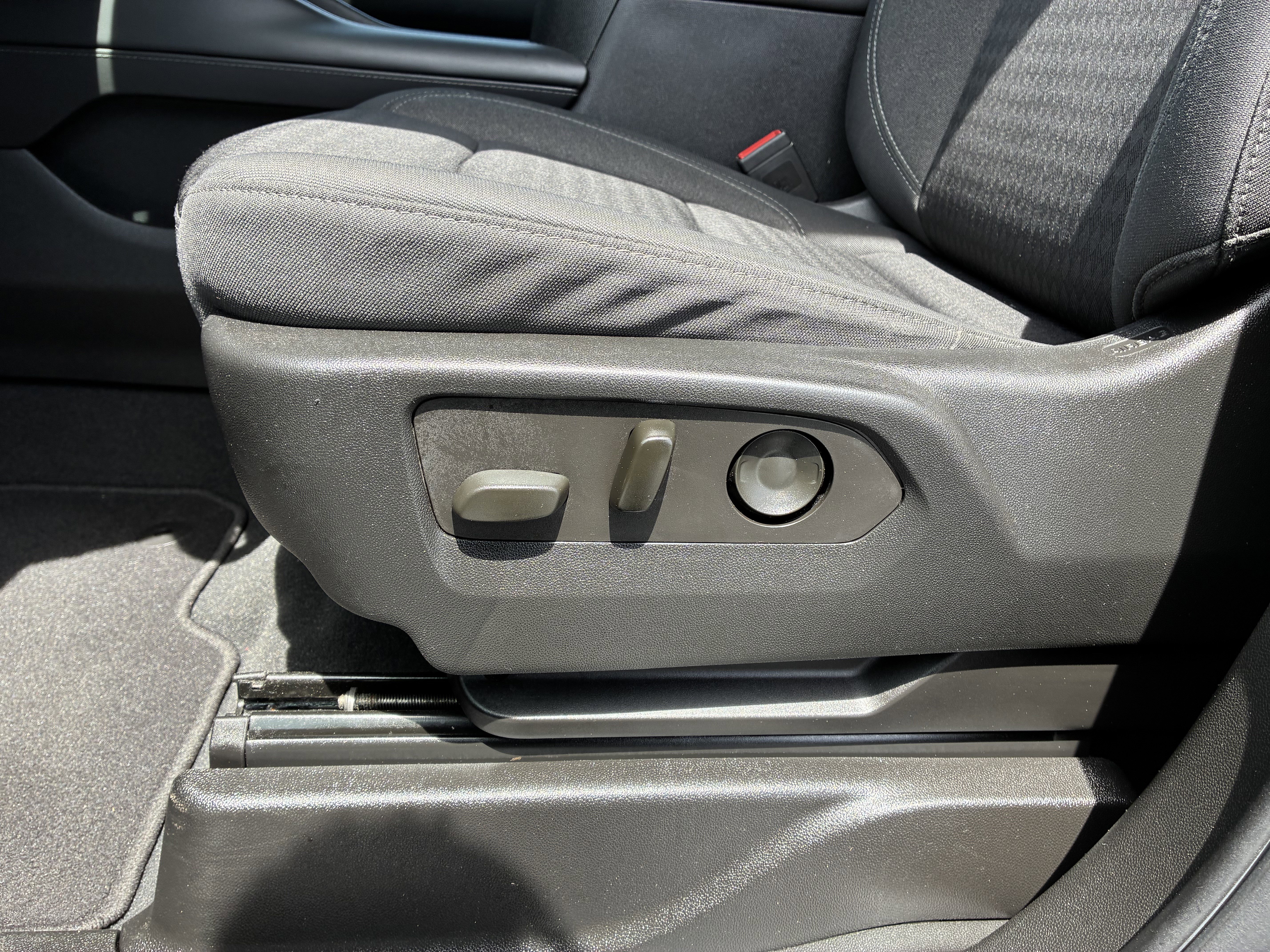 Used 2022 Chevrolet Suburban LS w/ Driver Alert Package AWD/4WD image 26