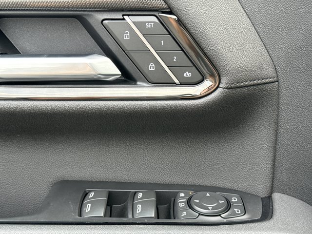 Used 2025 GMC Sierra 3500 AT4 w/ AT4 Preferred Package image 21