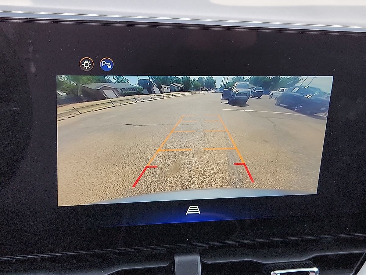 Used 2025 Chevrolet Equinox LT AWD/4WD image 8