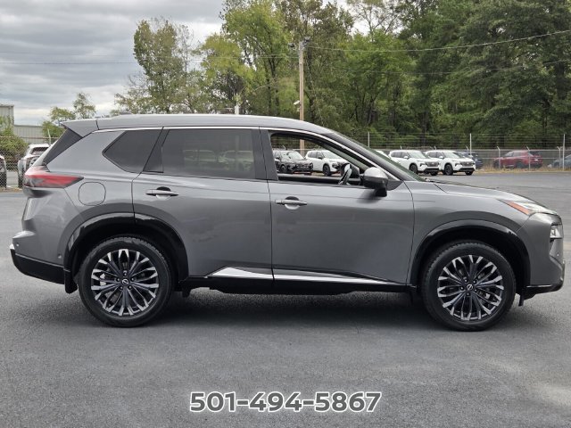 Certified 2024 Nissan Rogue Platinum w/ Platinum Premium Package FWD image 6
