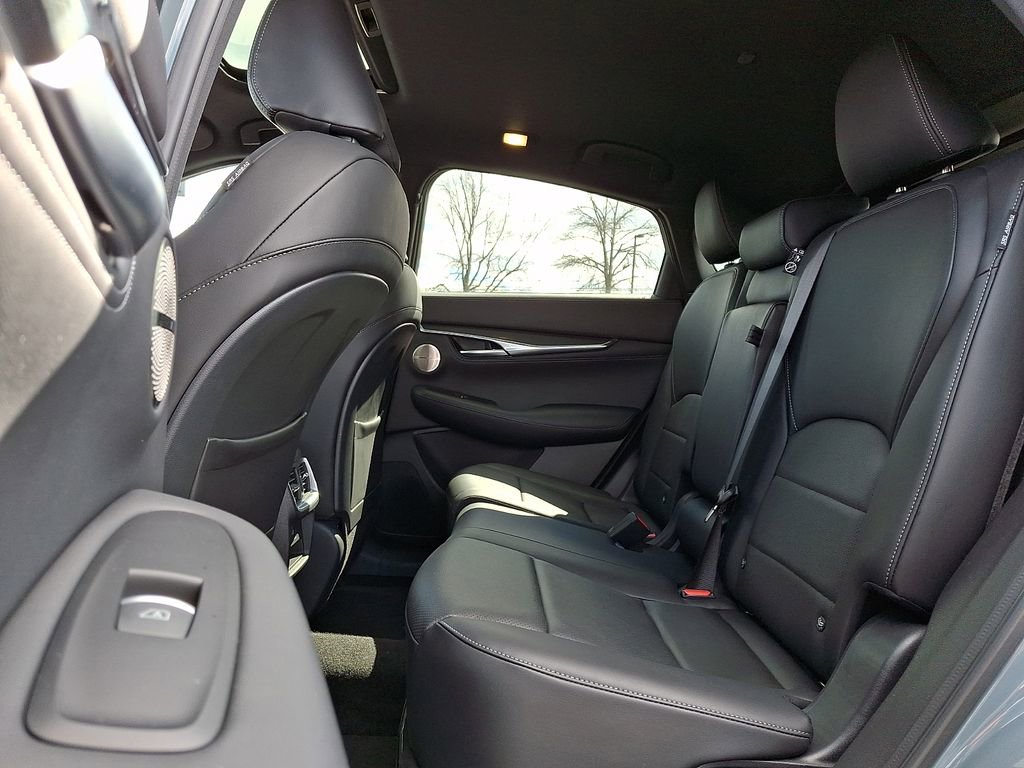 Used 2025 INFINITI QX55 Essential image 10