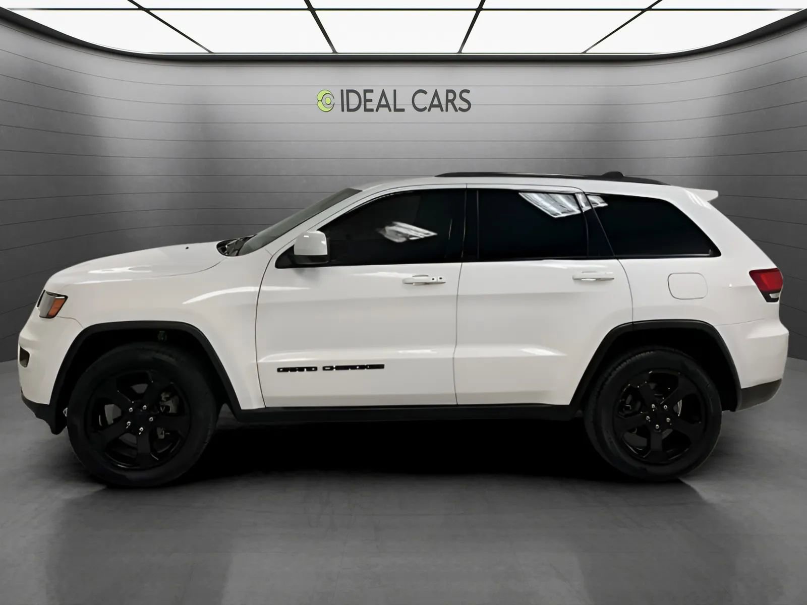 Used 2019 Jeep Grand Cherokee Laredo RWD image 8