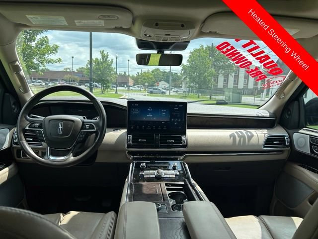 Used 2022 Lincoln Navigator Reserve AWD/4WD image 3