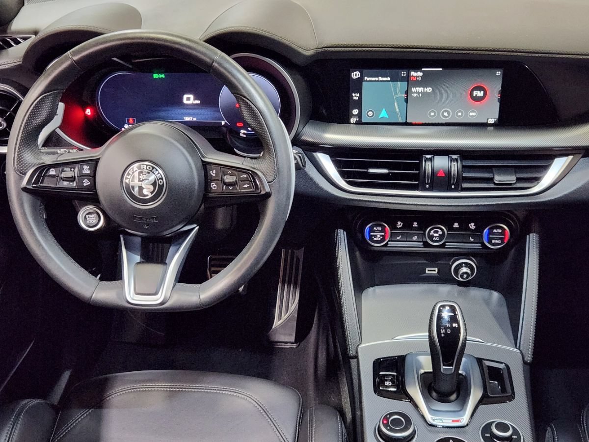 Used 2024 Alfa Romeo Stelvio Veloce AWD/4WD image 37