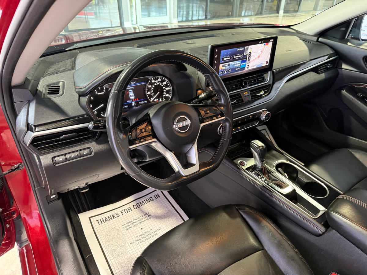 Used 2023 Nissan Altima 2.5 SR w/ SR Premium Package FWD image 28
