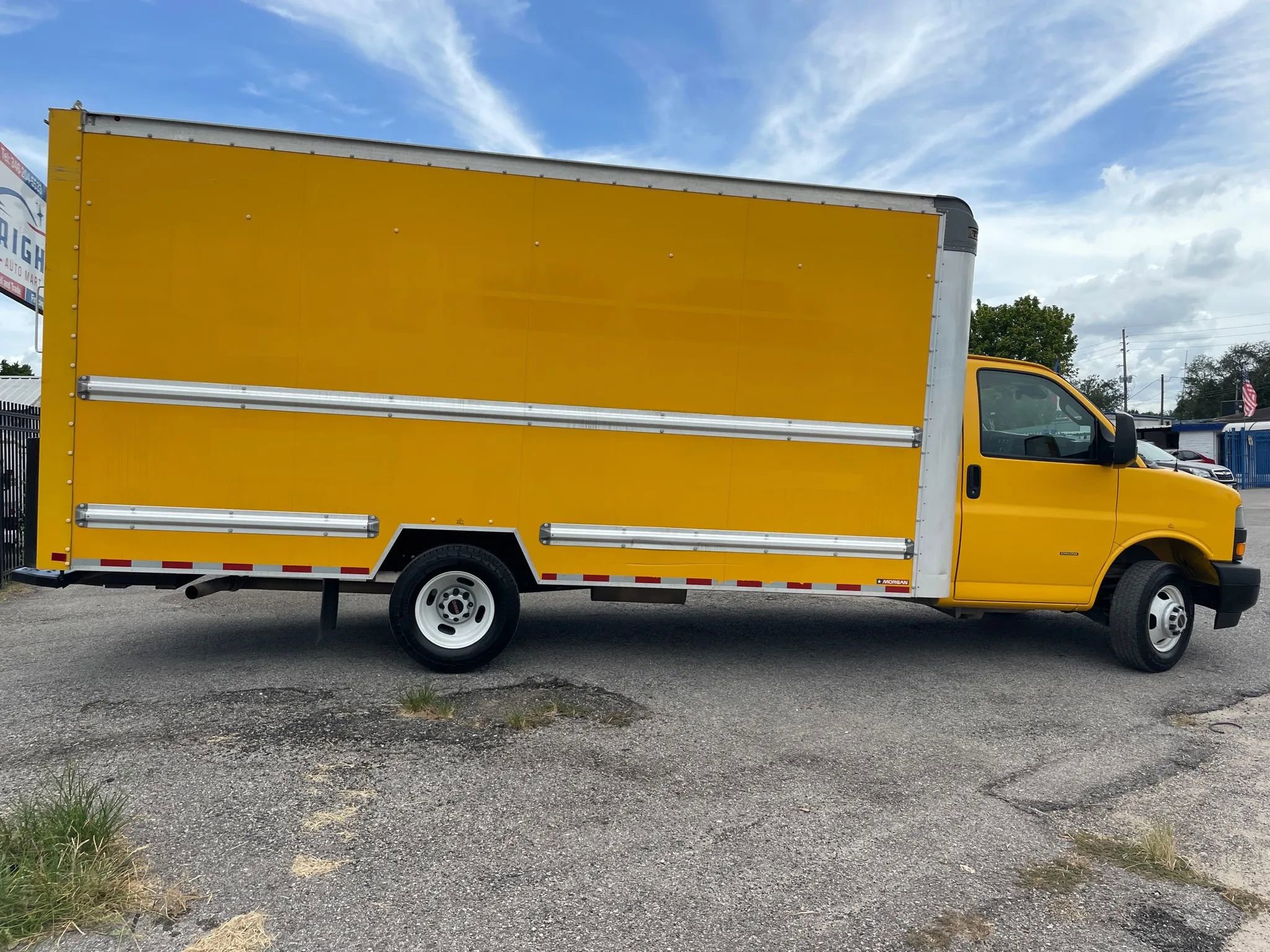 Used 2021 GMC Savana 3500 Extended w/ Power Convenience Package image 6