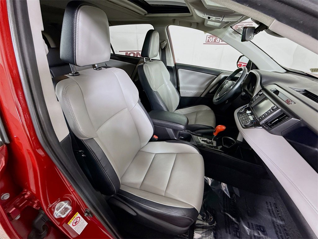Used 2017 Toyota RAV4 Limited image 31