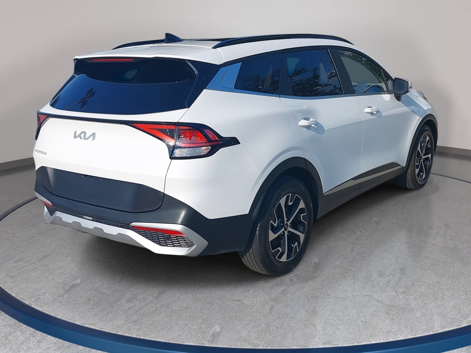 Used 2025 Kia Sportage EX w/ Premium Package FWD image 5