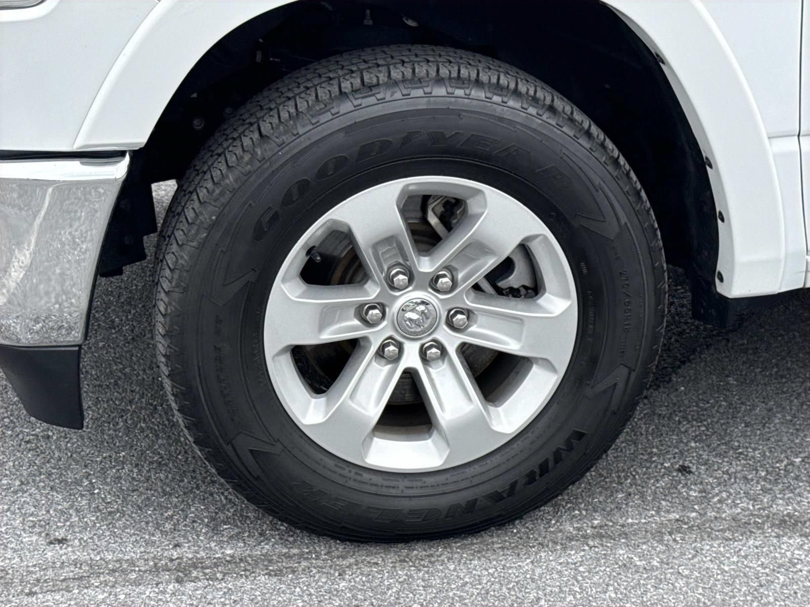 Used 2022 RAM 1500 Laramie AWD/4WD image 7