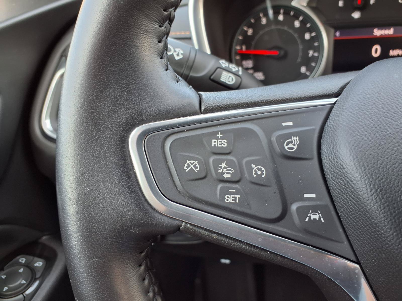 Used 2022 Chevrolet Equinox Premier AWD/4WD image 13