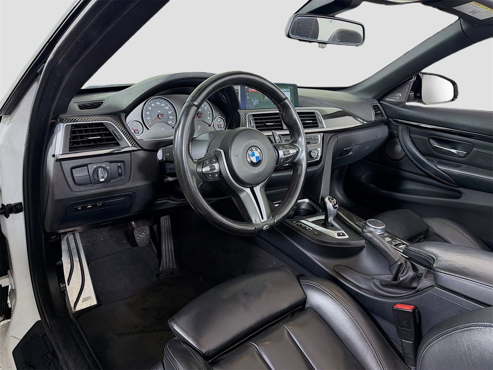 Used 2020 BMW M4 Convertible image 10