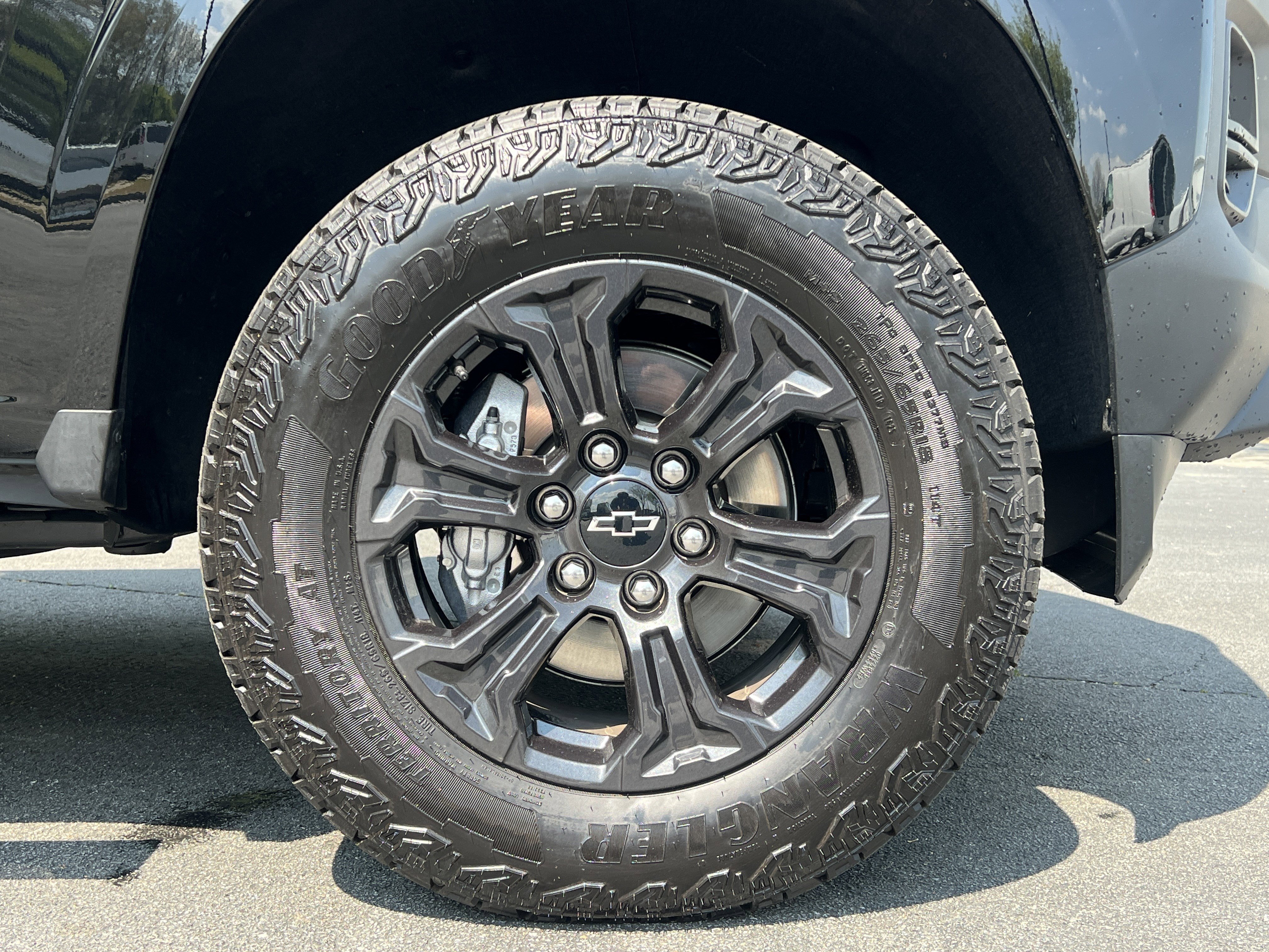 Used 2025 Chevrolet Colorado W/T w/ Advanced Trailering Package image 12