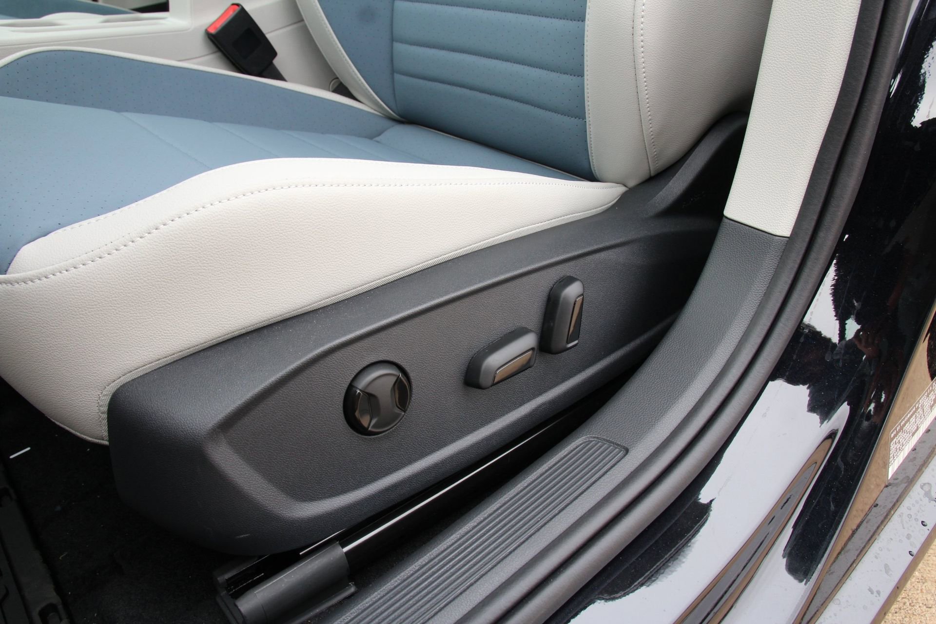 New 2026 Volkswagen Jetta SE FWD image 15