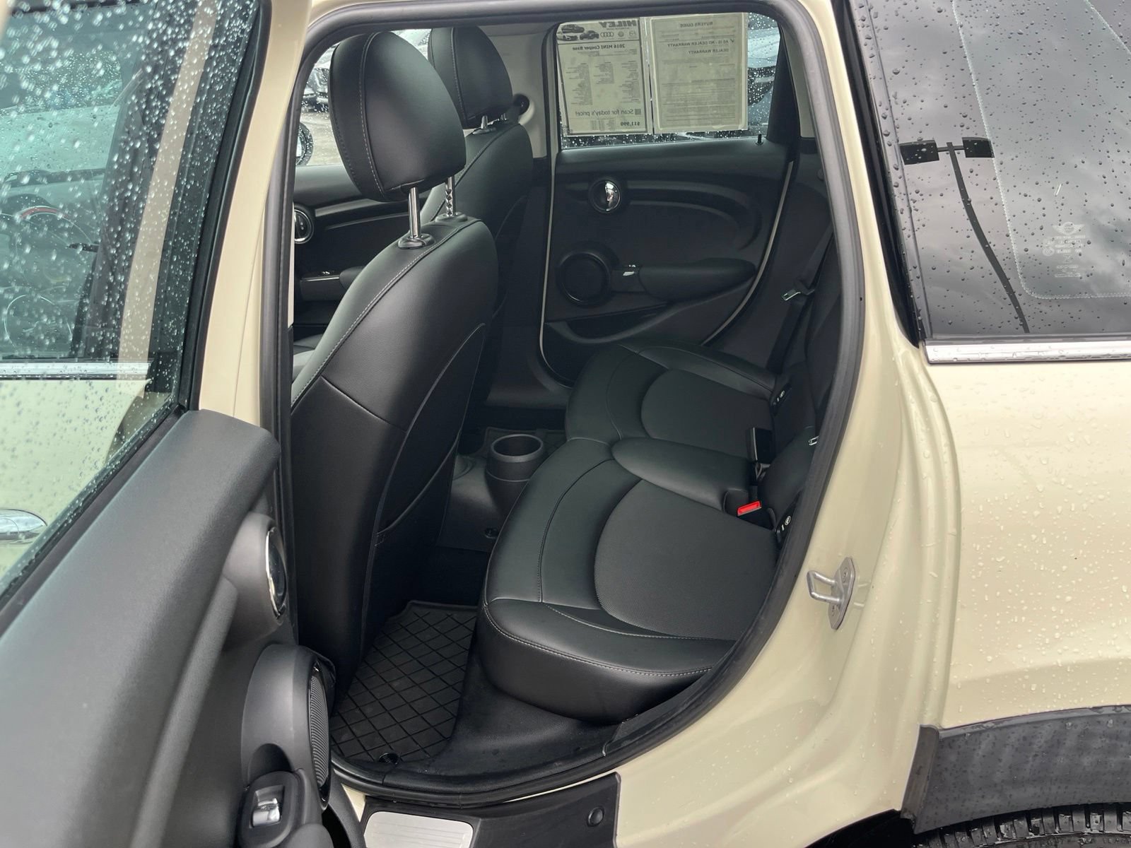 Used 2016 MINI Cooper 4-Door Hardtop FWD image 26
