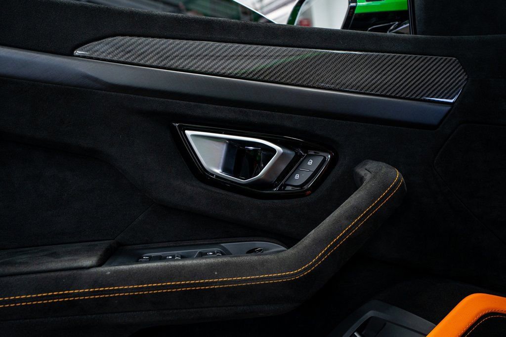 Used 2023 Lamborghini Urus Performante AWD/4WD image 26