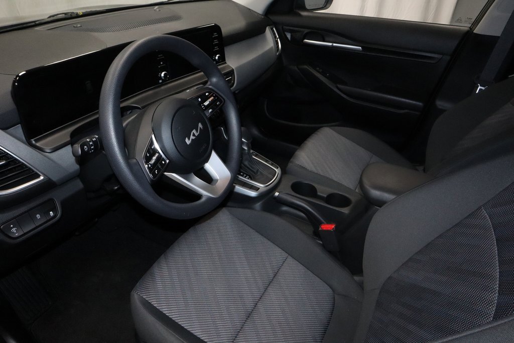 Used 2025 Kia Seltos LX image 24