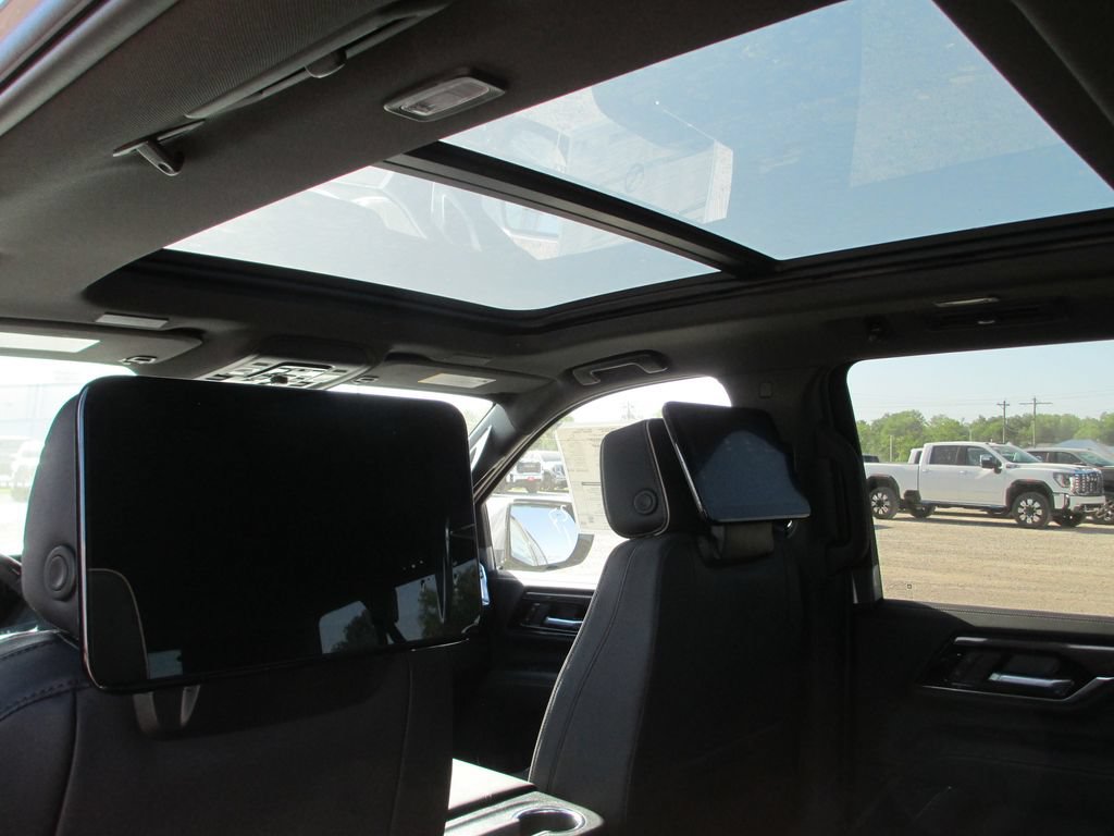 New 2026 GMC Yukon XL Elevation w/ Elevation Premium Package AWD/4WD image 16