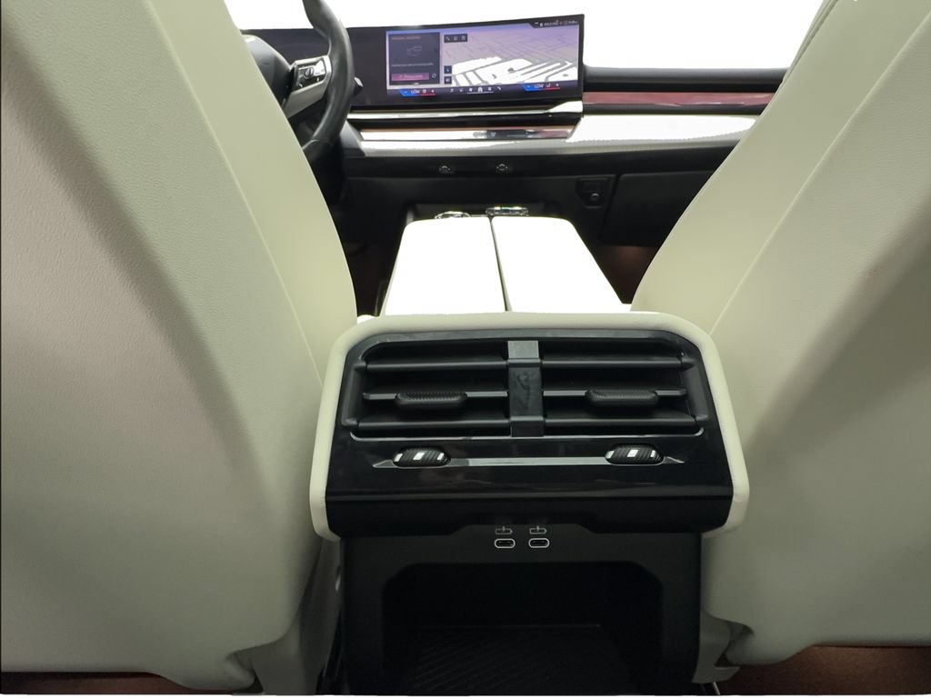 Used 2024 BMW i5 eDrive40i w/ Executive Package RWD image 44