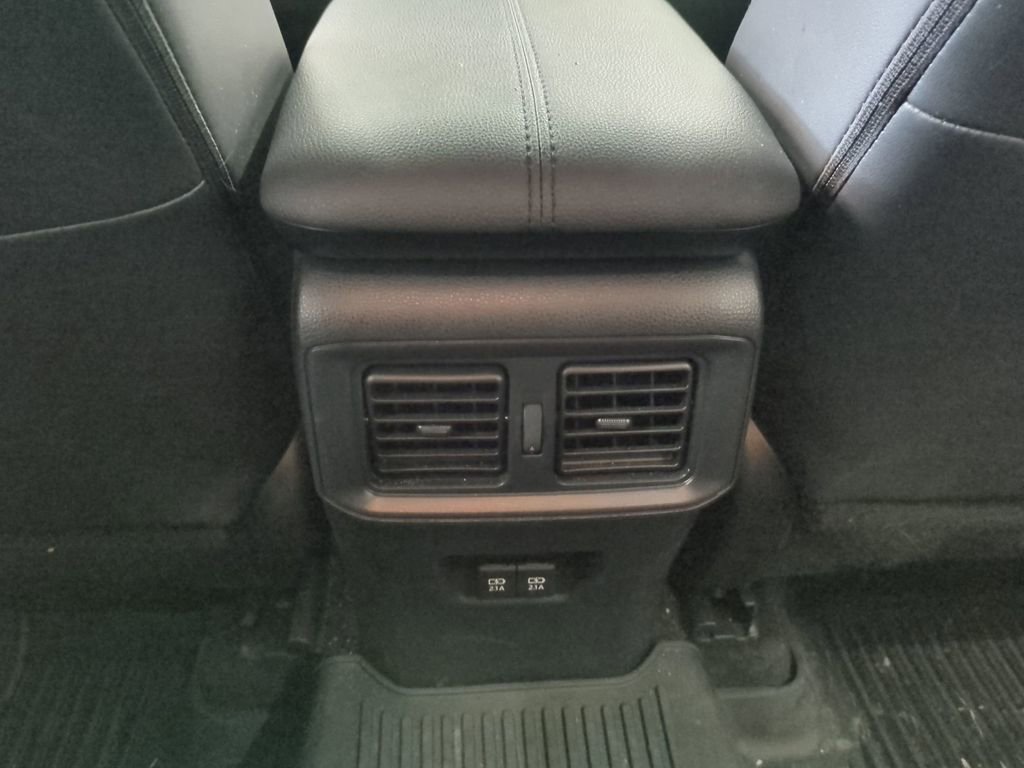 Used 2020 Toyota RAV4 XLE Premium image 29