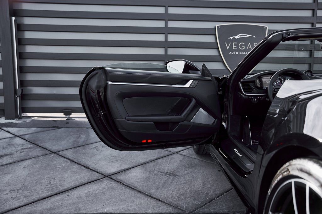 Used 2022 Porsche 911 Turbo S image 26