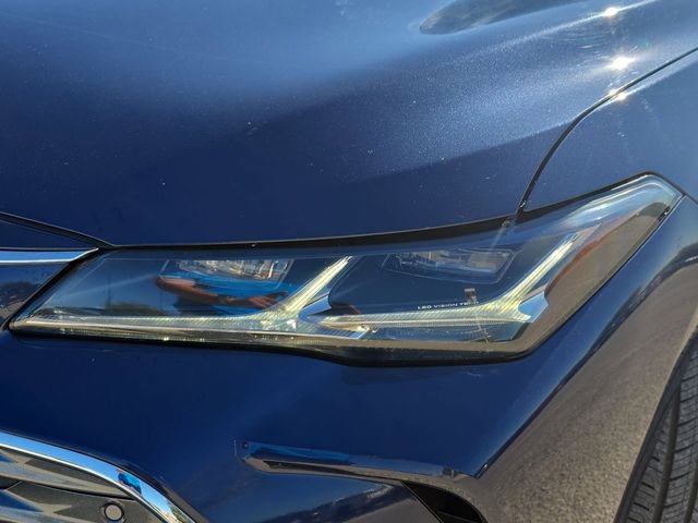 Used 2019 Toyota Avalon Limited image 31