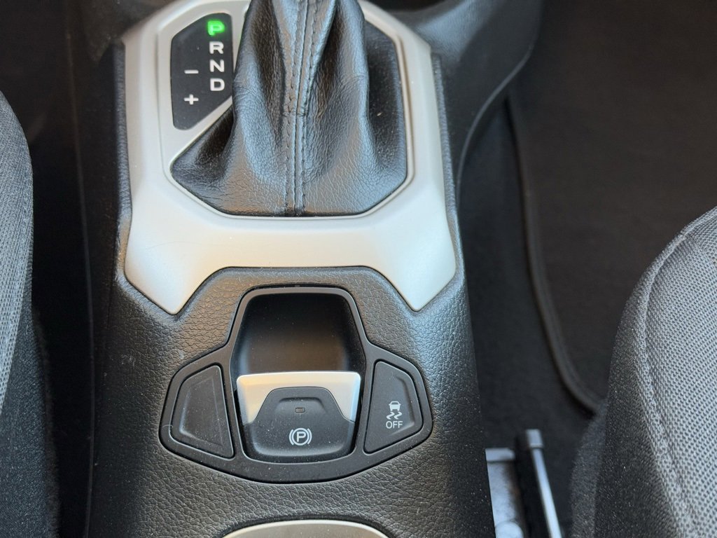 Used 2017 Jeep Renegade Latitude image 21