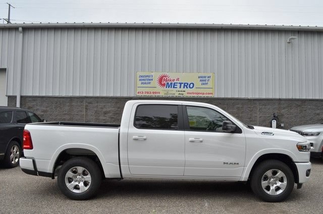 New 2026 RAM 1500 Express AWD/4WD image 9