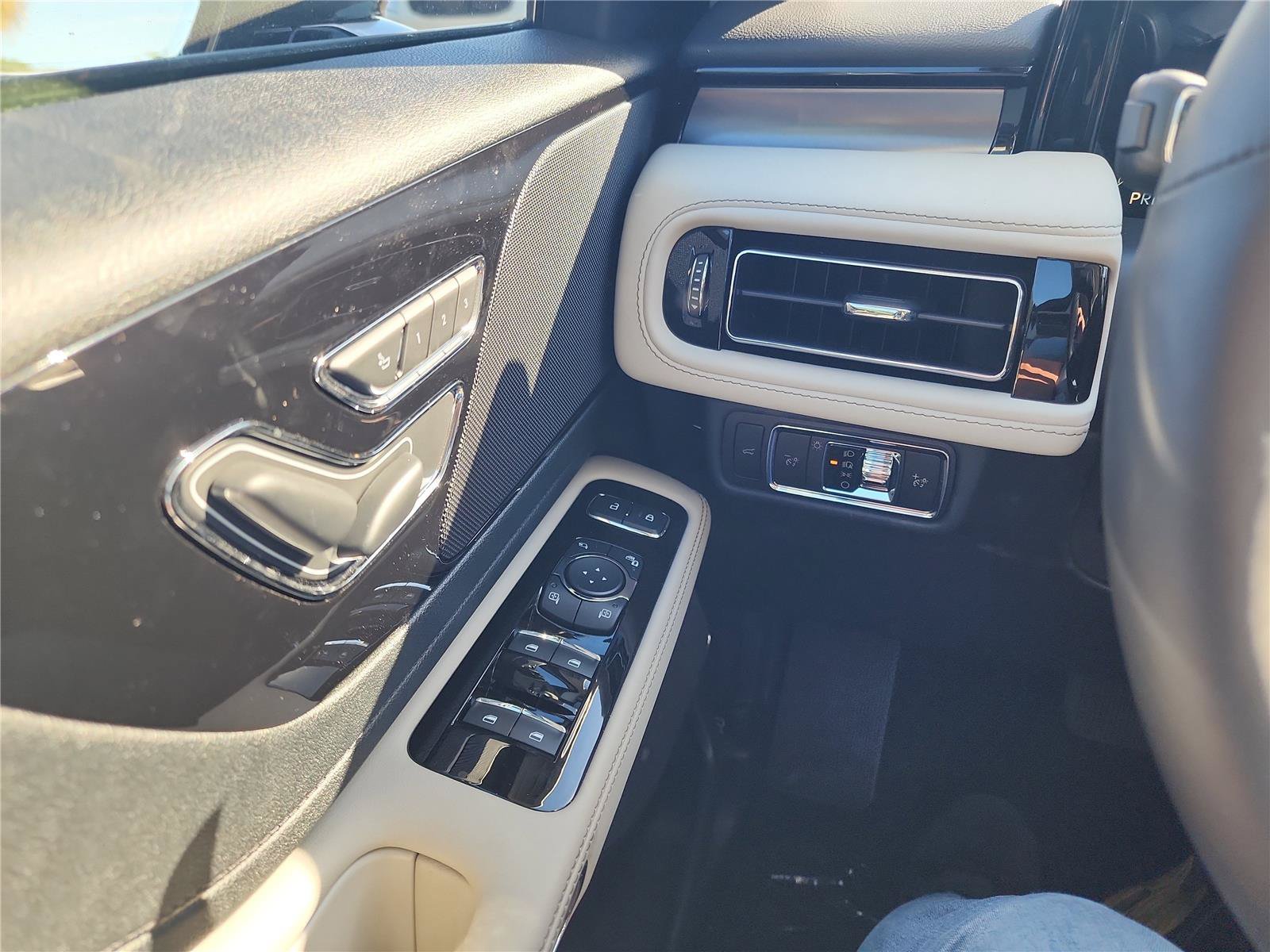 New 2026 Lincoln Aviator 2WD image 36