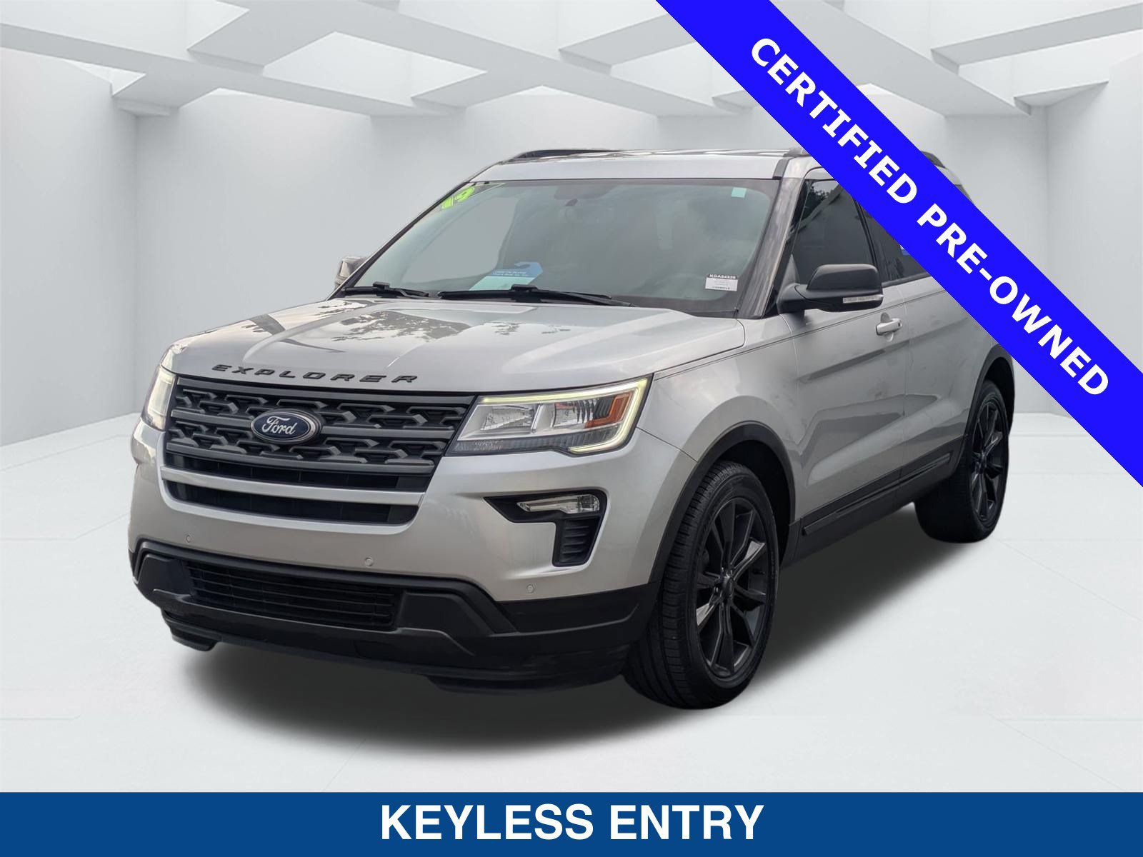 Certified 2019 Ford Explorer XLT w/ Equipment Group 202A FWD image 8