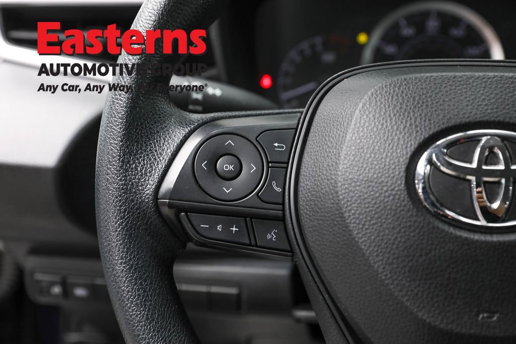 Used 2022 Toyota Corolla LE image 15