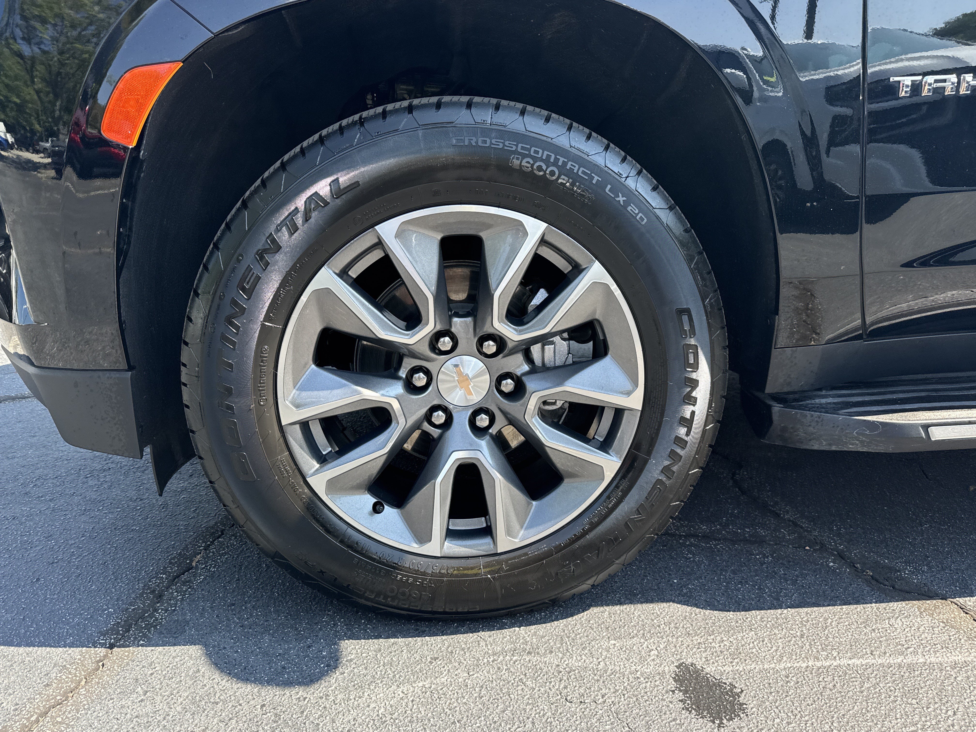 Used 2024 Chevrolet Tahoe LT w/ LT Signature Plus Package RWD image 11