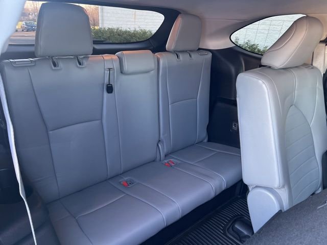 Used 2021 Toyota Highlander XLE AWD/4WD image 29