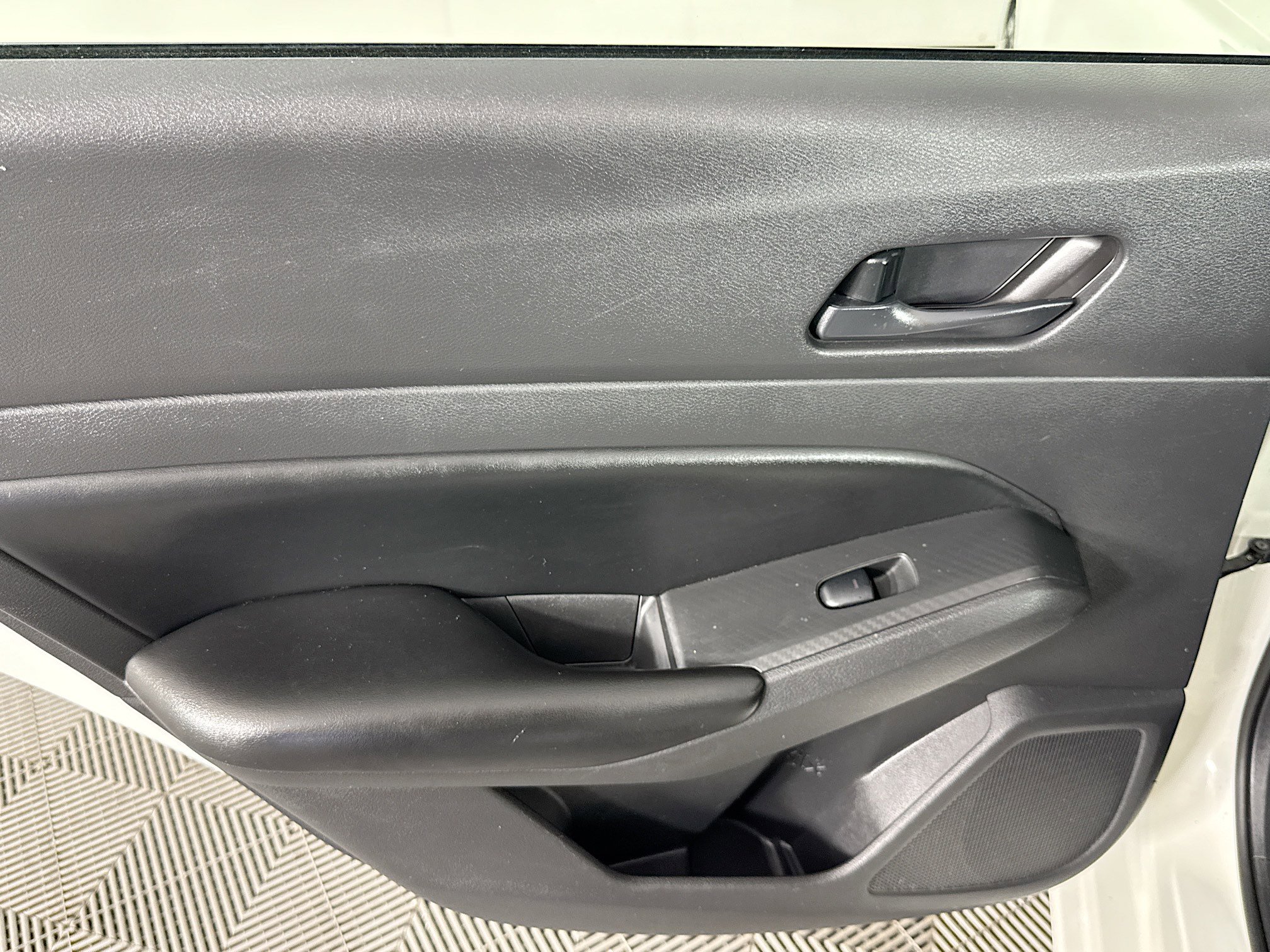 Used 2024 Nissan Altima 2.5 S FWD image 25