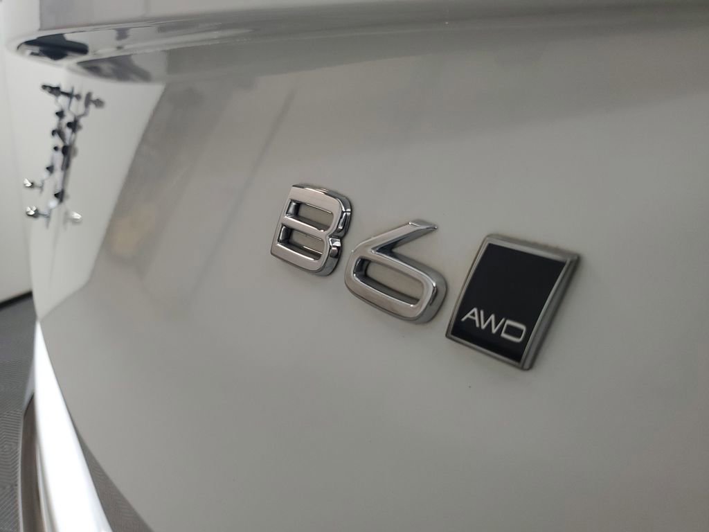Used 2024 Volvo XC90 B6 Ultimate w/ Protection Package image 9