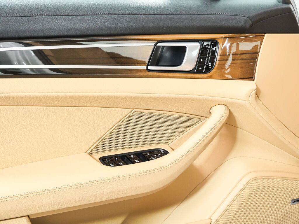 Certified 2018 Porsche Panamera 4S AWD/4WD image 6
