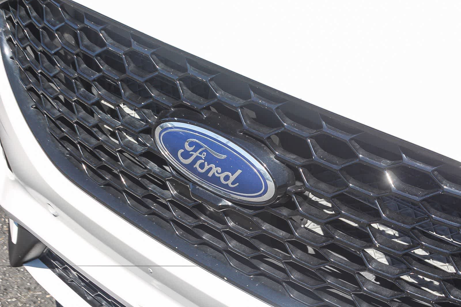 Used 2019 Ford Edge ST w/ Equipment Group 401A AWD/4WD image 14