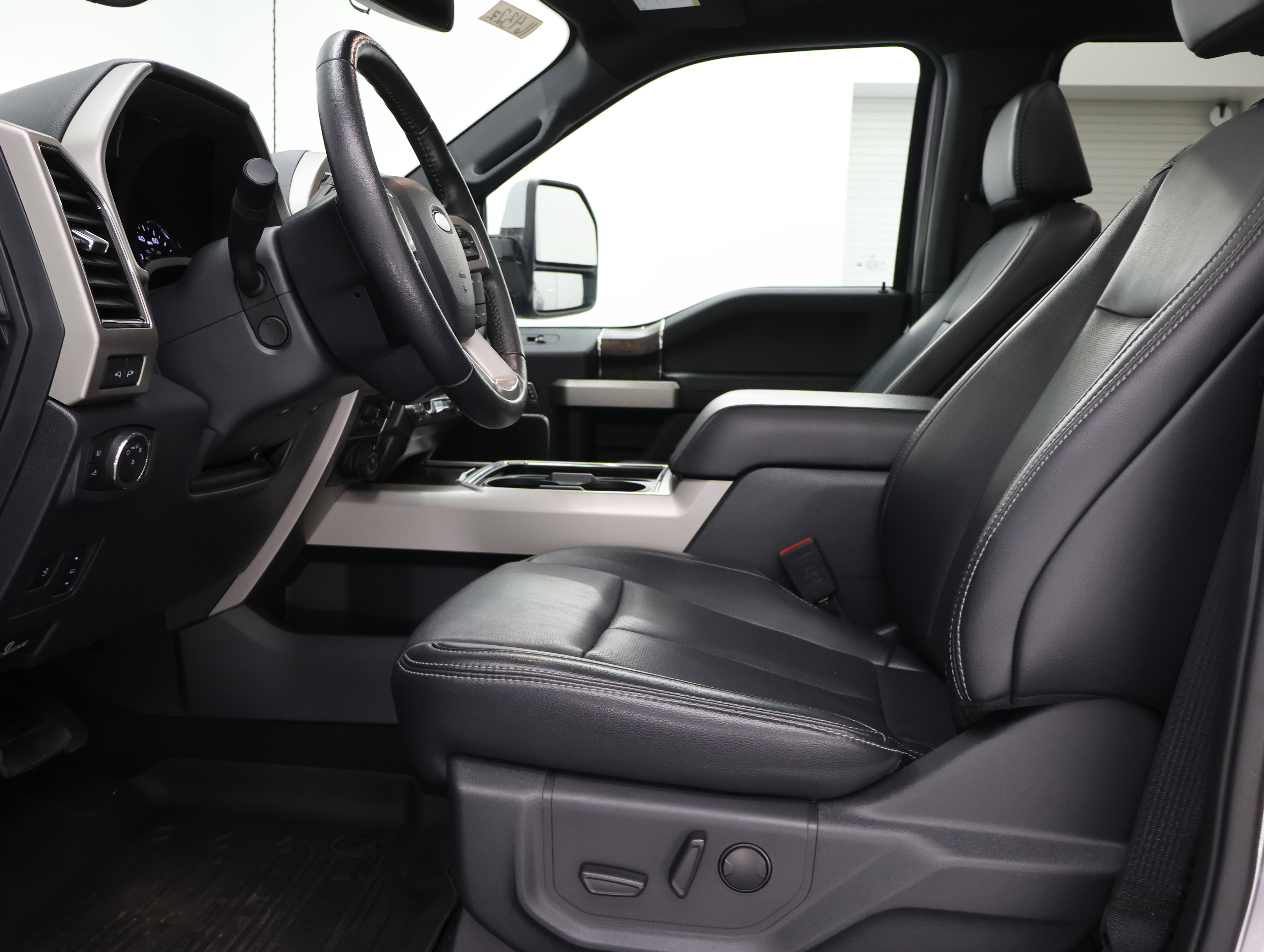 Used 2022 Ford F450 Lariat w/ Lariat Ultimate Package AWD/4WD image 8