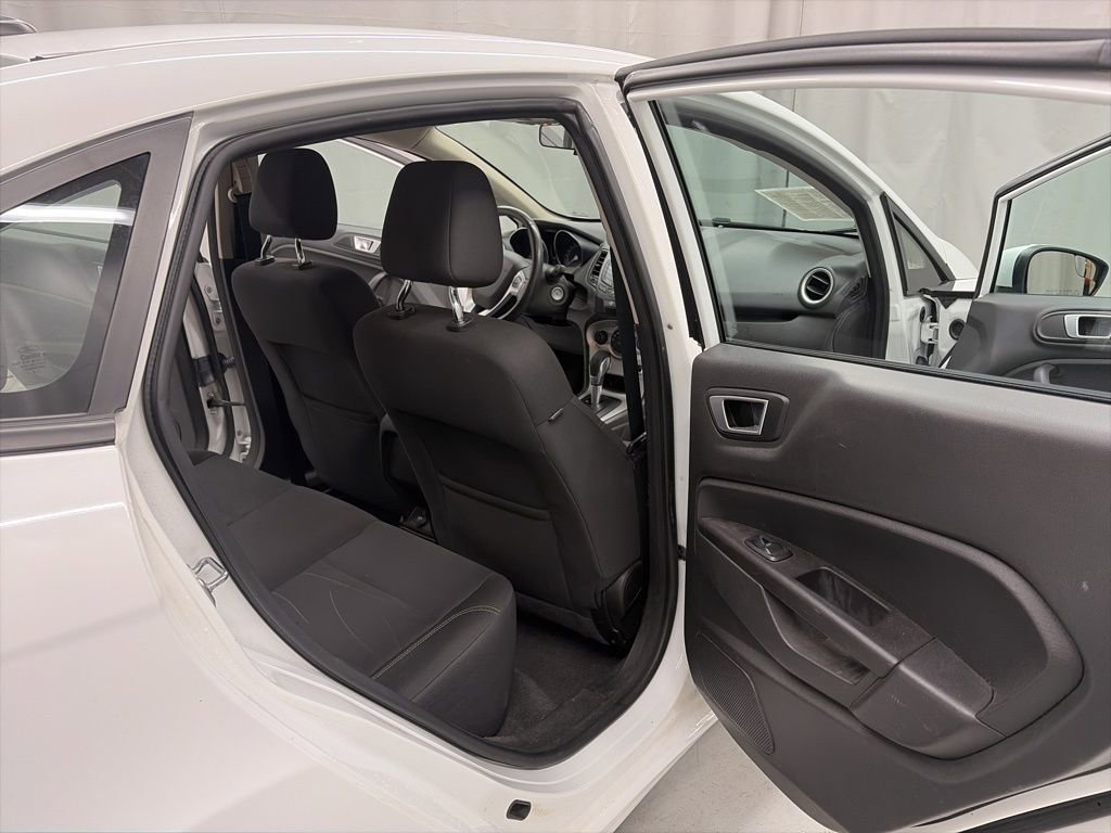 Used 2016 Ford Fiesta SE image 16