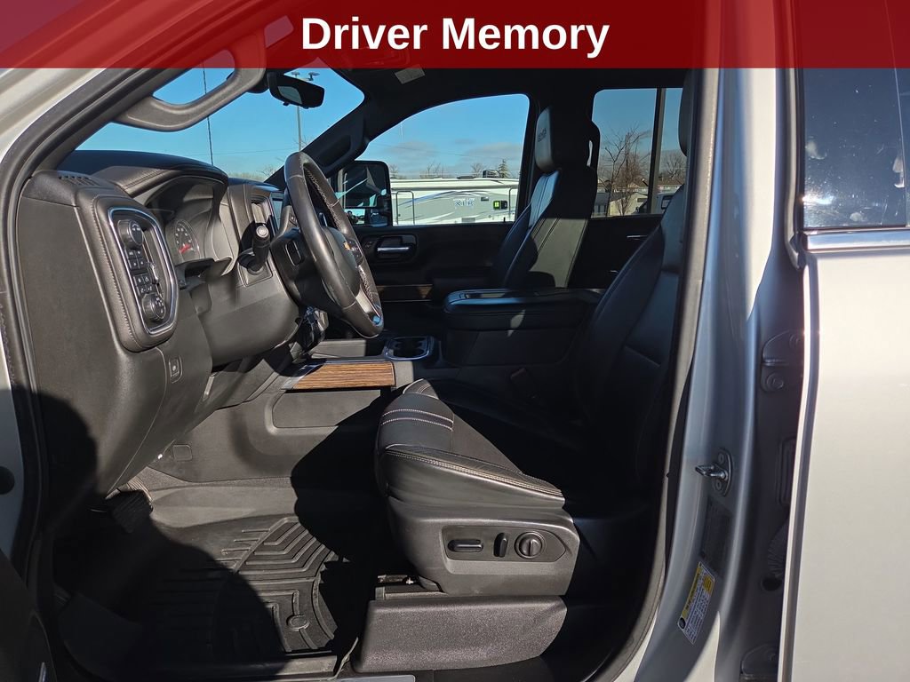 Used 2020 Chevrolet Silverado 2500 High Country w/ Z71 Off-Road Package image 11