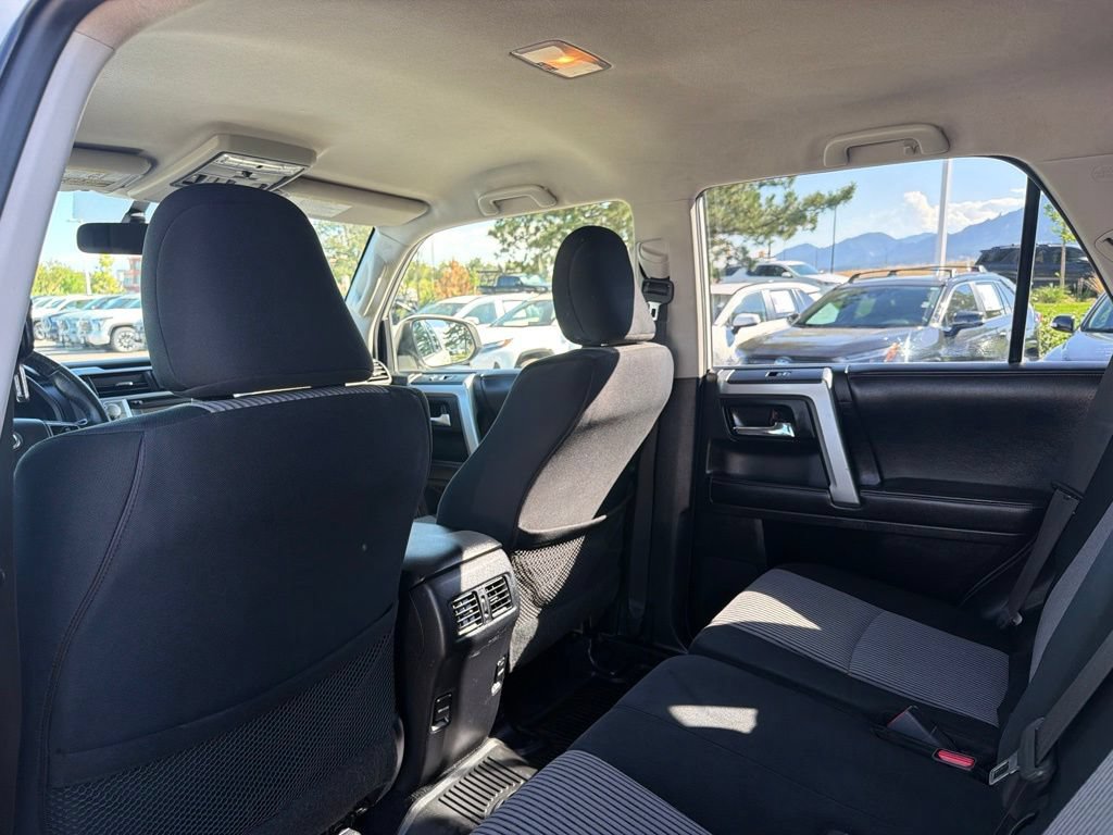 Used 2016 Toyota 4Runner SR5 AWD/4WD image 19