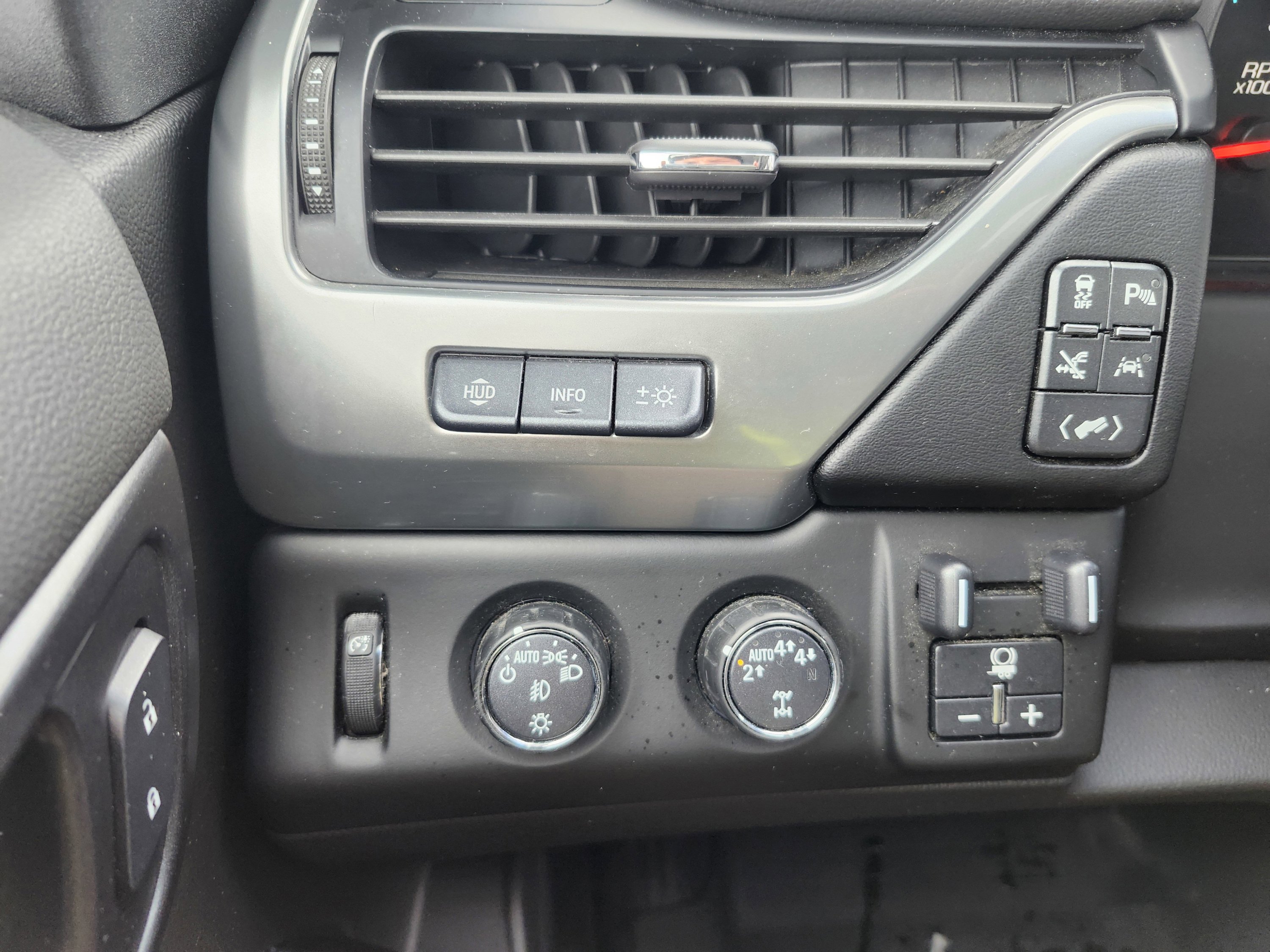 Used 2019 Chevrolet Tahoe Premier image 17