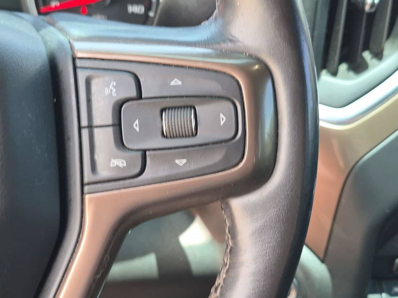Used 2020 Chevrolet Silverado 1500 High Country w/ Technology Package AWD/4WD image 13