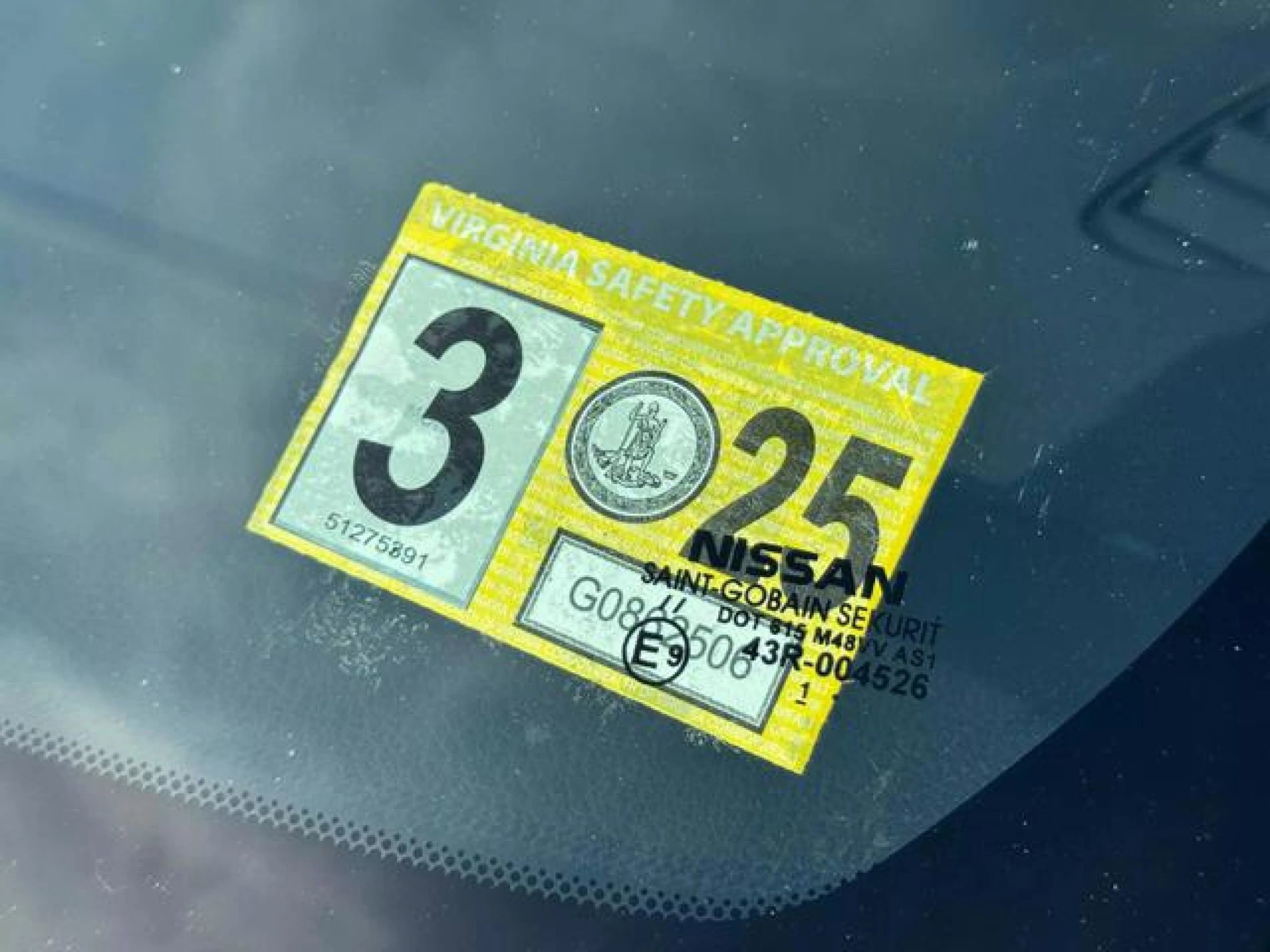 Used 2012 Nissan Versa SL image 9