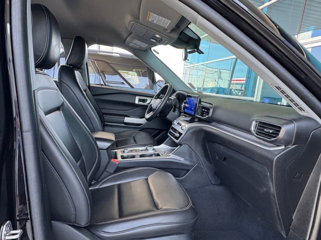 Used 2023 Ford Explorer XLT w/ Equipment Group 202A image 25