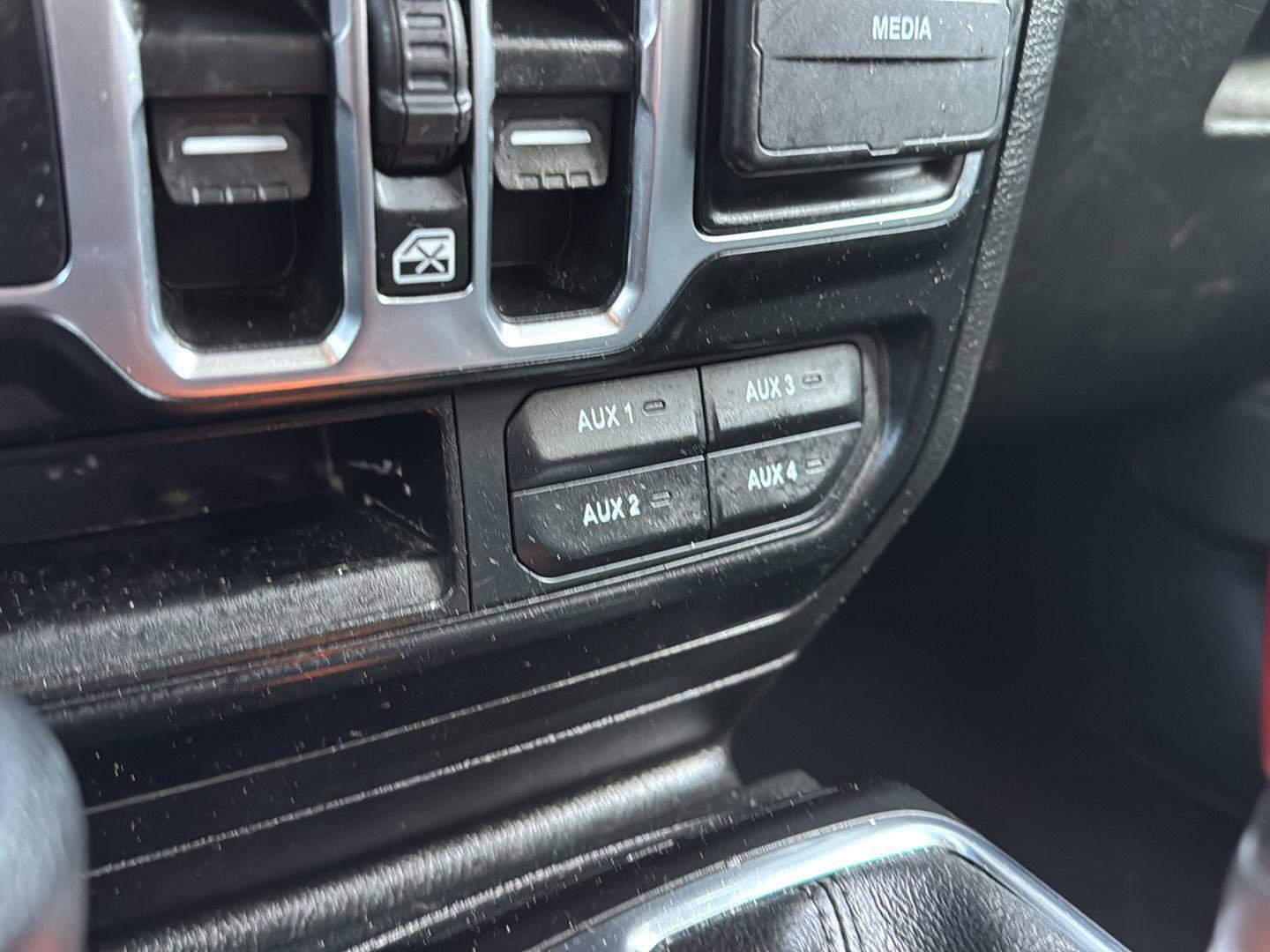 Used 2022 Jeep Gladiator Sport image 24