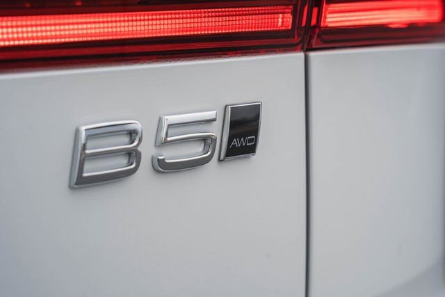 New 2026 Volvo XC60 B5 Ultra w/ Protection Package Premier image 9