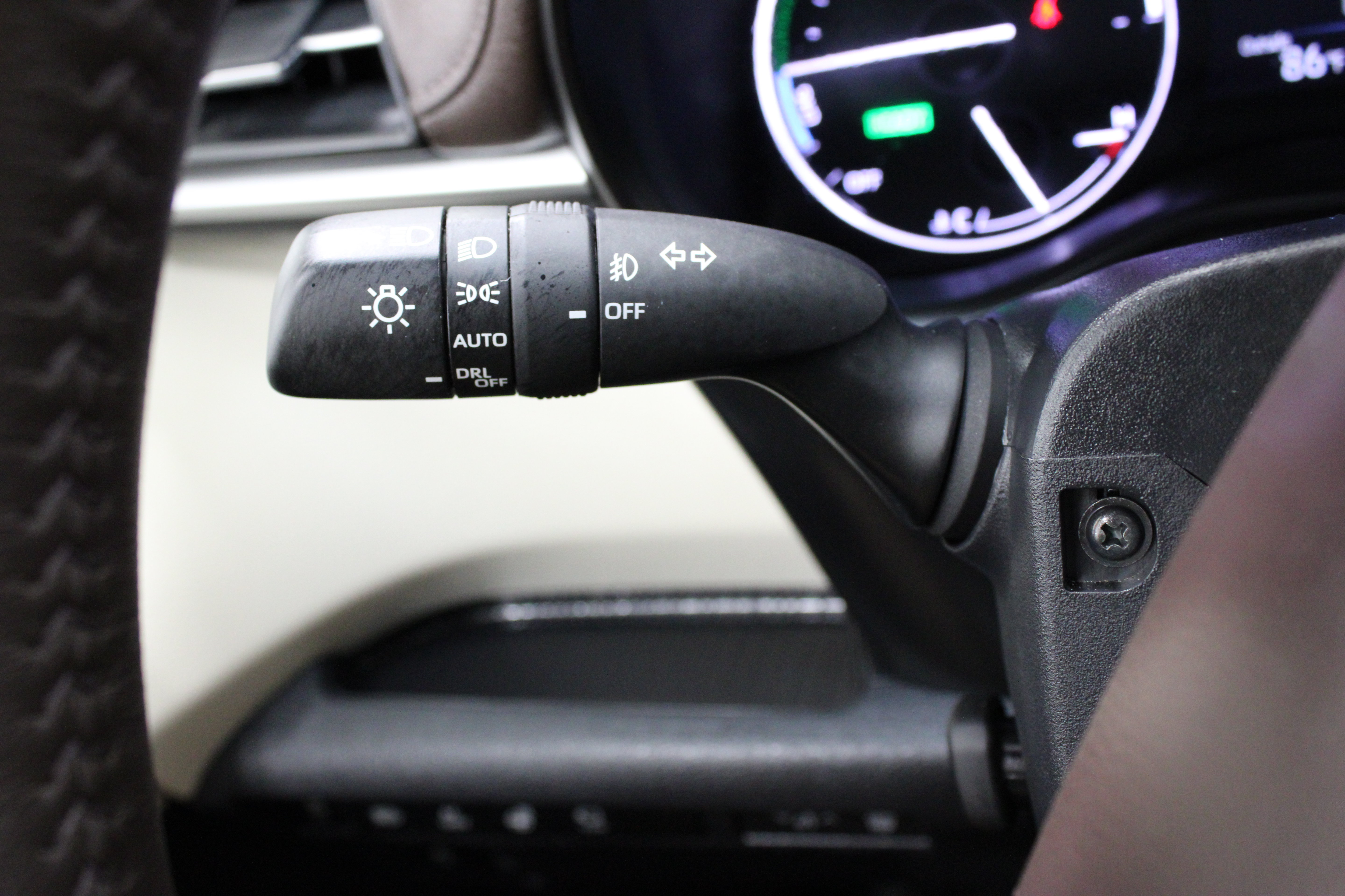 Used 2024 Toyota Sienna Platinum FWD image 28