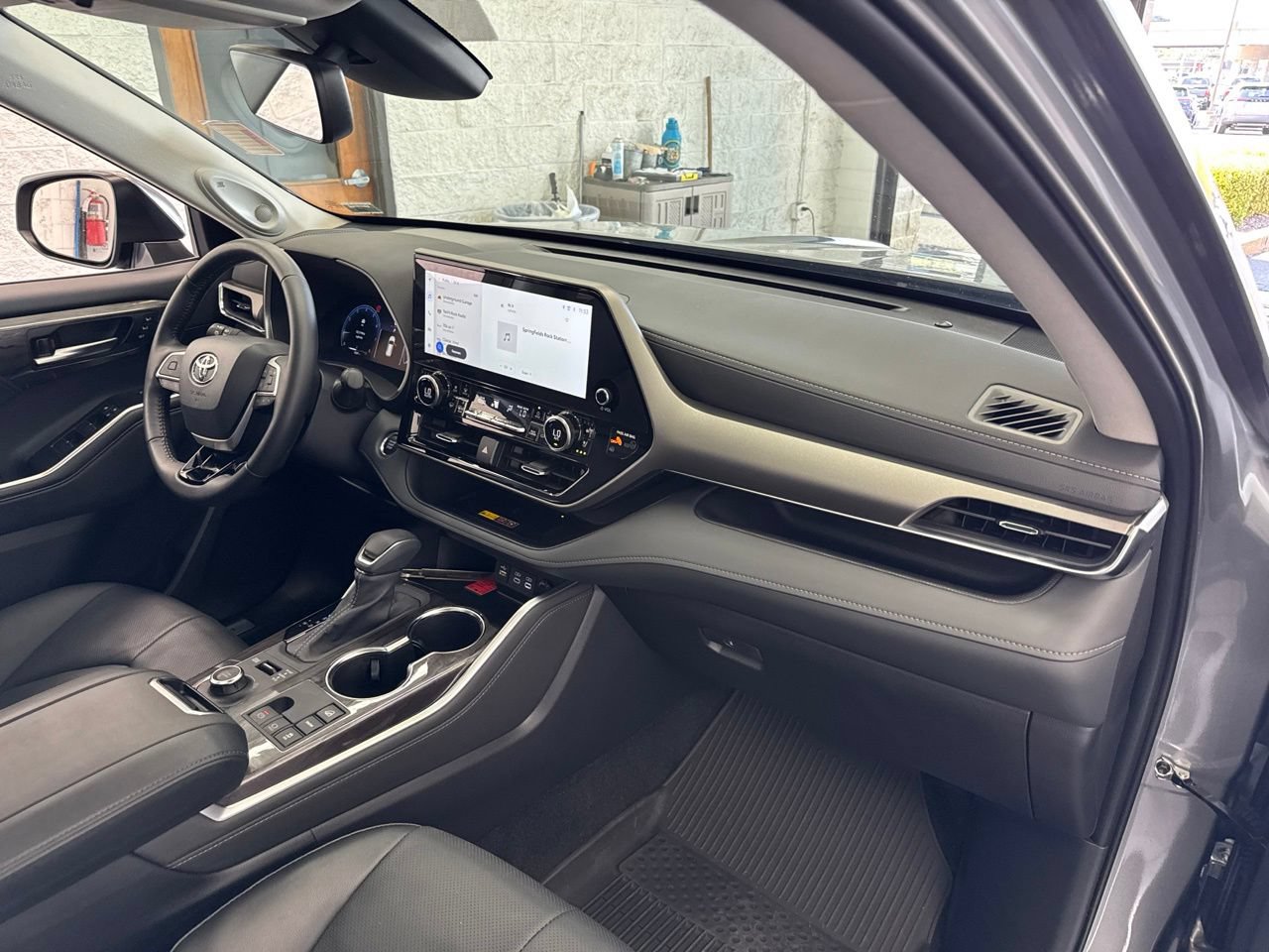 Used 2026 Toyota Highlander Limited AWD/4WD image 54